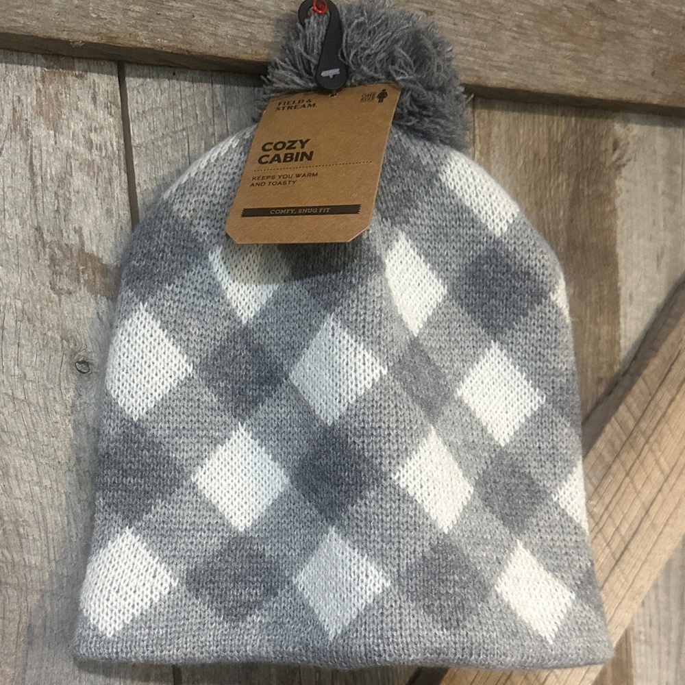 Gray & White Argyle Pom Beanie